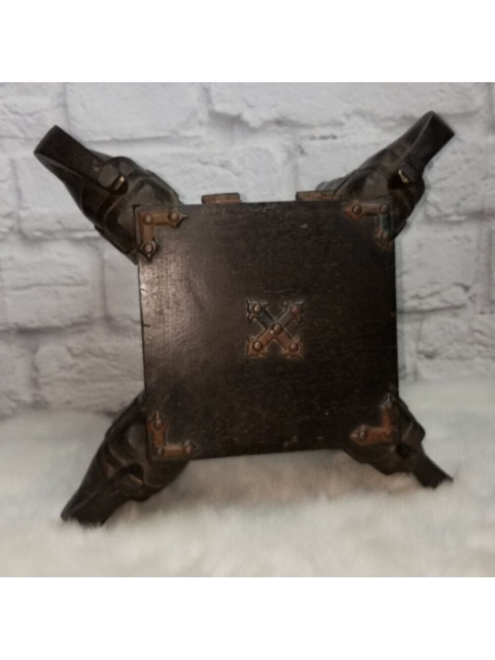 Wooden handcarved Elephant Head decorative box - Picture 4 of 8